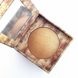❄️ URBAN DECAY: Naked Illuminated Powder "Lit"